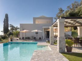 Villa Tolena，位于派莱卡斯的带泳池的酒店
