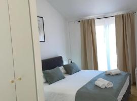 Room accomodation Jezera Lovišća，位于耶泽拉的露营地