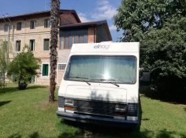 Il Camper di Ermione，位于Cordenons的豪华帐篷营地