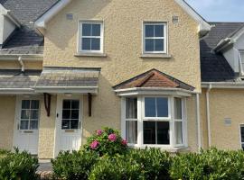 Faithlegg Estate, Mews Holiday Home, Waterford，位于沃特福德的酒店