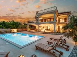 Luxury Villa Glabrova with pool and sauna near the sea on Krk island