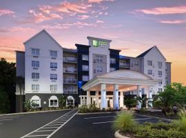 Holiday Inn Express & Suites Lakeland North I-4 by IHG，位于莱克兰的酒店