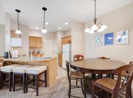Near Tamarack AC Kitchen TV Washer Dryer，位于唐纳利的酒店