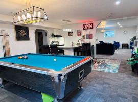 2 Bedrooms Private Basement Suite Close to Winsport & Downtown，位于卡尔加里的公寓