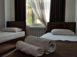 Safiya hostel，位于乌尔根奇的酒店