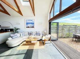 Merlin Farm Cottages short walk to Mawgan Porth Beach and central location in Cornwall，位于马根波思的农家乐