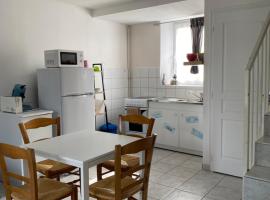 Appartement 1 chambre et cuisine VIERVILLE-SUR-MER,plage du Débarquement，位于滨海维耶维尔的度假短租房
