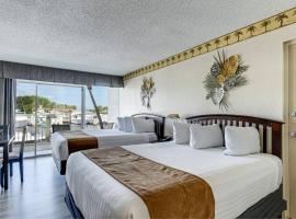 Waterfront, Pool, Tiki Bar & Grill, Gym, location!，位于萨拉索塔的酒店