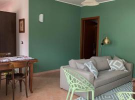 Casa vacanze 365 - verde，位于托尔托雷托的酒店