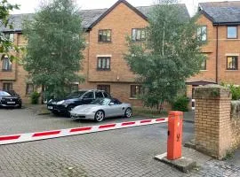 Oxford City Centre Apartment with parking