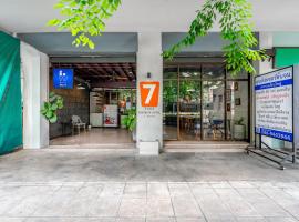 7 Days Premium Hotel at Icon Siam Station - No Parking，位于曼谷的酒店