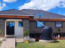 Camp-Flo 3br Guest House-Eldoret，位于埃尔多雷特的度假屋