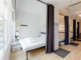RadZone Hostel，位于新加坡的酒店