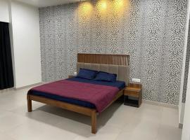 Royal Nest Premium - Viman Nagar- 1 km from Airport，位于浦那的酒店