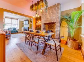 Boho Beach House: Hot Tub，位于克利索普斯的酒店