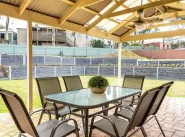 Escape to Adelaide Hills - Spacious Country Stay
