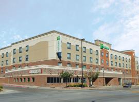 Holiday Inn Omaha Downtown - Waterpark, an IHG Hotel，位于奥马哈埃普雷机场 - OMA附近的酒店