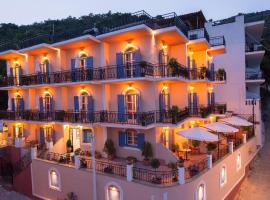 Maria Studios in Poros Island，位于波罗斯的带按摩浴缸的酒店