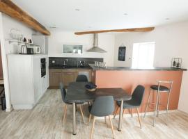 Appartement chaleureux cosy et climatisé Karine hospitality，位于Saint-Just-la-Pendue的酒店