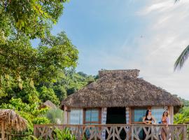 Amaca Beach Hotel - Eco Resort Quiimixto，位于Quimixto的酒店