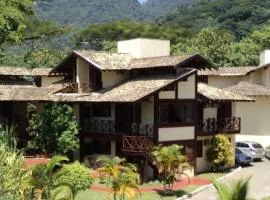 Casa em condomínio fechado frente ao mar