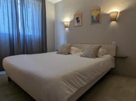 Fuzei Hôtel Lorient-Lanester，位于拉内斯泰尔的酒店