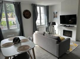 Appartement avec terrasse au Puy，位于勒布伊的酒店