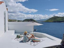 Cliff House, Azores splendid Ocean View，位于奥尔塔的度假屋