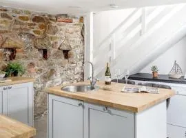 Boatsman's Cottage- sleeps 4- Garage- Mousehole