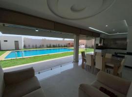 Villa avec piscine à Agadir，位于阿加迪尔的别墅
