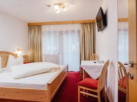Hotel Andrea，位于察姆斯的酒店