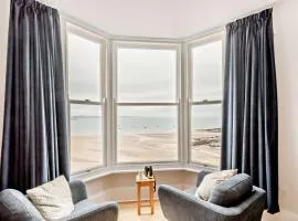 Beach Retreat - Tenby