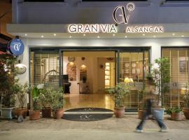 Gran Via Alsancak，位于Konak伊兹密尔机场 - IGL附近的酒店
