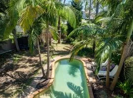 VIVID - Warm & Cosy House, pool, ev station, fireplace