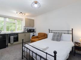 No4a, Cosy Studio Escape in Central Bedworth，位于贝德沃思的公寓