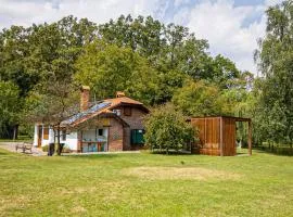 Gorgeous Home In Rokovci With Kitchen