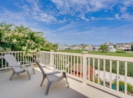 Brigantine Vacation Rental with Private Pool!，位于布里根泰恩的酒店