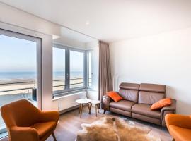 Modern luxury new build apartment on the Zeedijk，位于科克赛德的豪华酒店