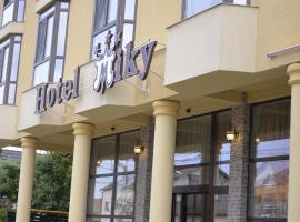 Hotel Miky，位于阿拉德的浪漫度假酒店