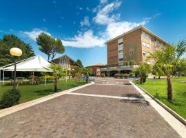 Centro Vacanze Opera Nascimbeni，位于卡瓦利诺的酒店
