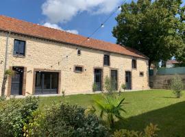 LE CLOS DES LYS - Chambres avec jacuzzi - Nemours，位于Treuzy-Levelay的酒店