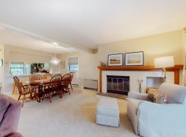 Sugar Hill Haven，位于Quechee的酒店