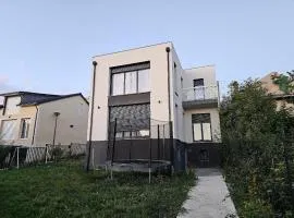 Spacious & Bright T3 Near Paris, Parking, Garden