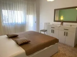 Adelina's Delux Apartament Durres