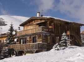 Alpe d'Huez Houses - Chalet Justine - Duplex for up to 15 people amazing location，位于于埃的酒店