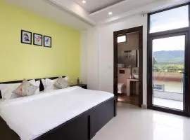 Lily 3BHK by Wabi Sabi Stays with Private Balcony