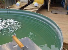 11 Mountain Stream Hot Tub Self Catering，位于戈登湾的旅馆