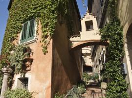 La Casetta Di Borgo，位于拉亚蒂科的酒店