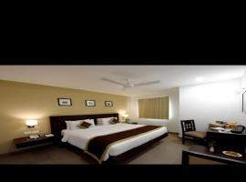 Hotel Gandharv Garden Shirur，位于Shikrapur的酒店