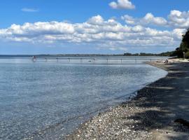 Ferielejlighed på Elmensbjerg，位于Asperup的酒店